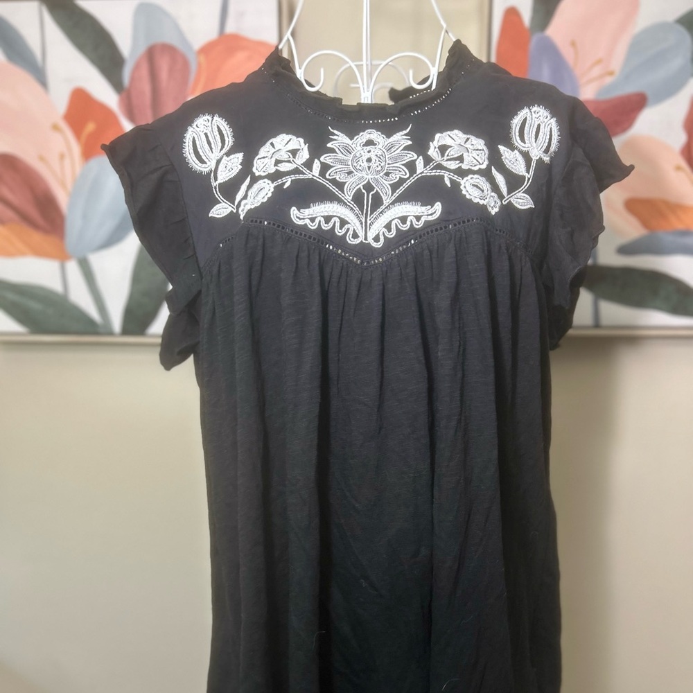 Knox Rose Black Top with White Embroidery